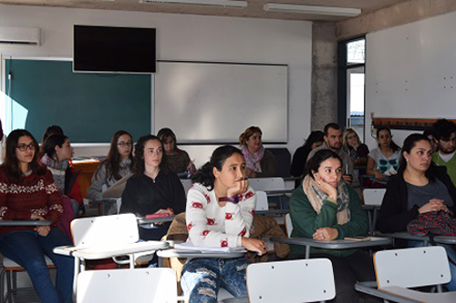 personas en la charla