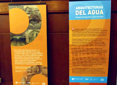 cartel de exposición Arquitecturas del Agua