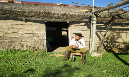 Gaucho tomando mate