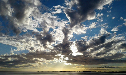 Atardecer en el río