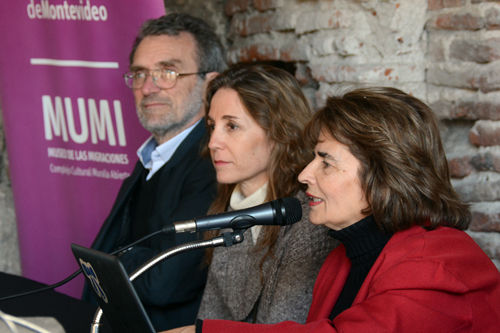 Autoridades en la charla