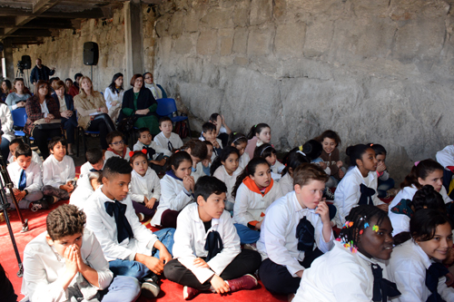 Niñas y niños durante el evento