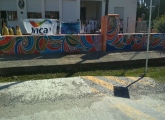 Pintando las veredas en Soriano