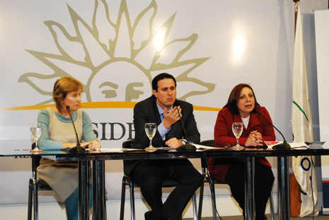 Simon, C&aacute;nepa y Olivera