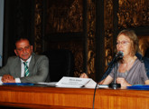 Simon y Grandi sentados a la mesa