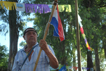 Paisano con la bandera de Artigas