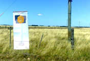 banner de centro mec en el medio del campo