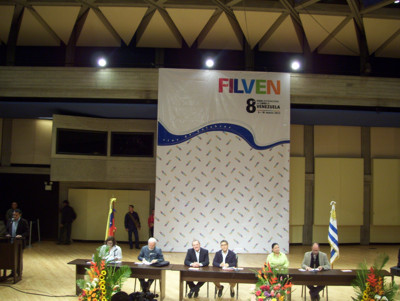 toma general de la mesa de autoridades
