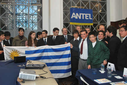 Estudiantes con pabellón