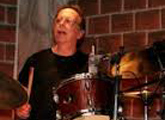 Baterista, multinstrumentista, vocalista, compositor y productor musical.