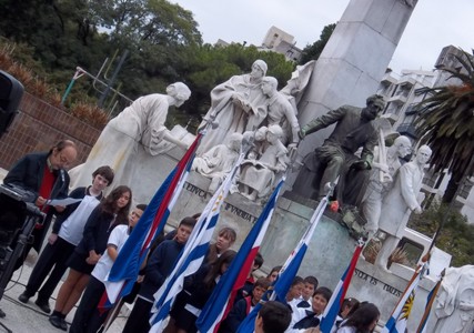 Tomas de Mattos y escolares