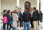 Estudiantes con autoridades