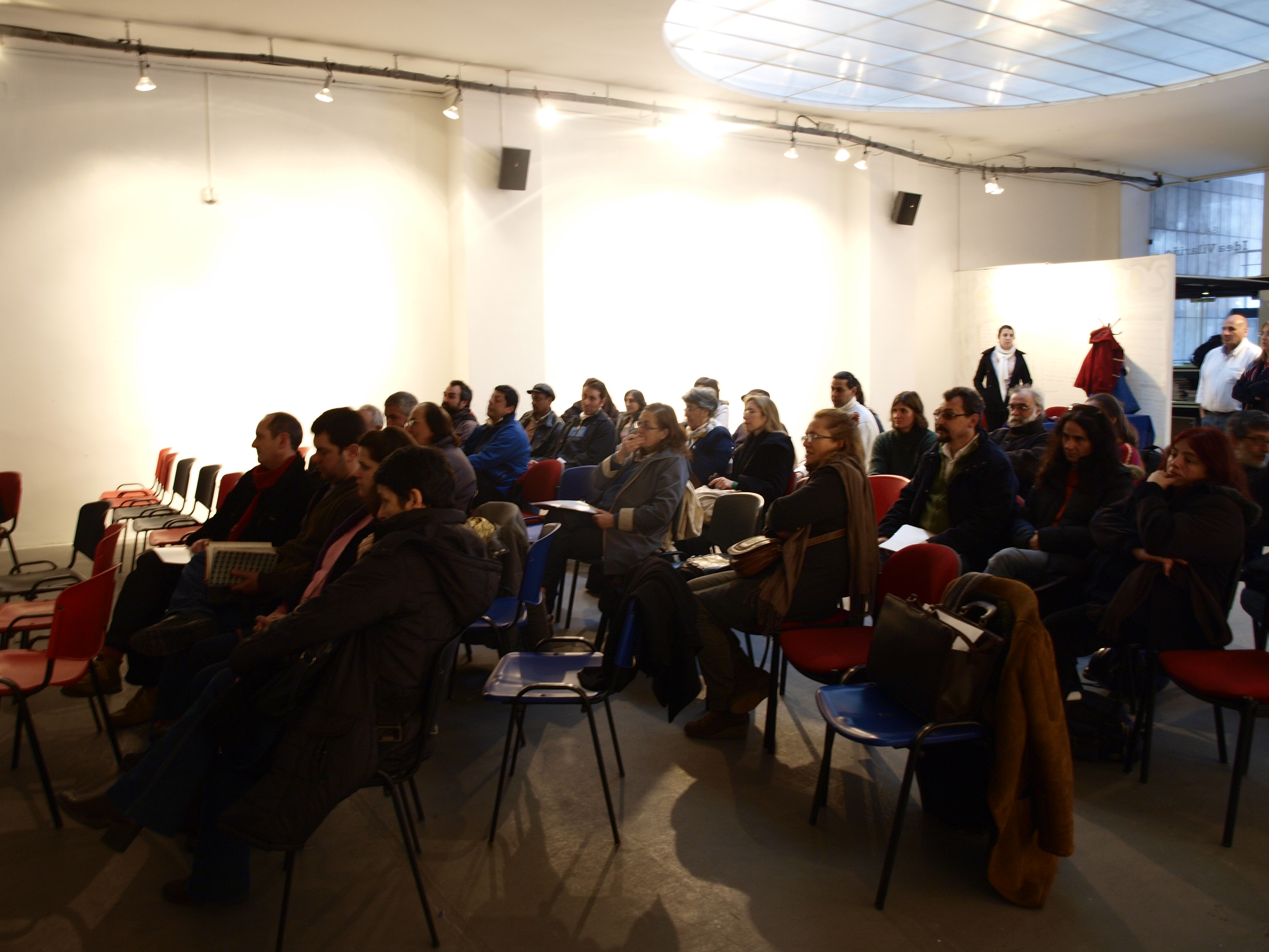 Artesanos reunidos en taller "Balances y propuestas!