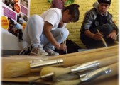 Alumna CECAP pintando