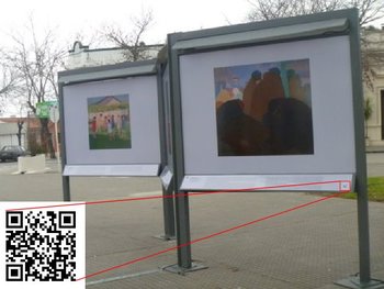Detalle de los códigos QR disponibles al pie de las obras