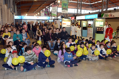 Público en Mercado Agrícola de Montevideo