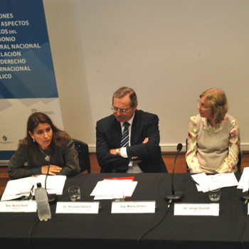 Mesa de autoridades