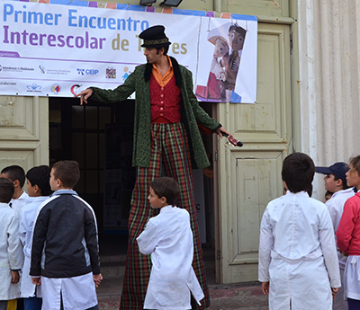 Niños a la llegada del encuentro