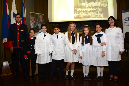 Alumnos de la Escuela Artigas de Paraguay